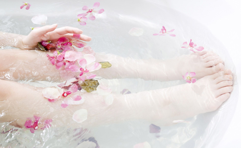 Aromatherapy Flower Bath (Jacuzzi)
